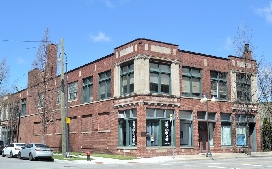 2201-2209 N Dr. Martin Luther King Jr Dr, Milwaukee, WI à louer - Photo du bâtiment - Image 2 de 19