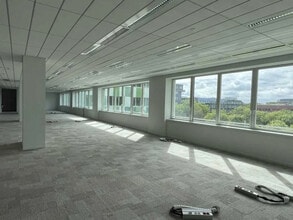 15 Avenue Du Centre, Guyancourt for lease Interior Photo- Image 2 of 4