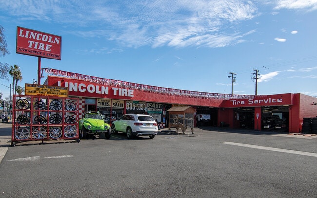 Plus de détails pour 808 W Lincoln Ave, Anaheim, CA - Commerce de détail à vendre