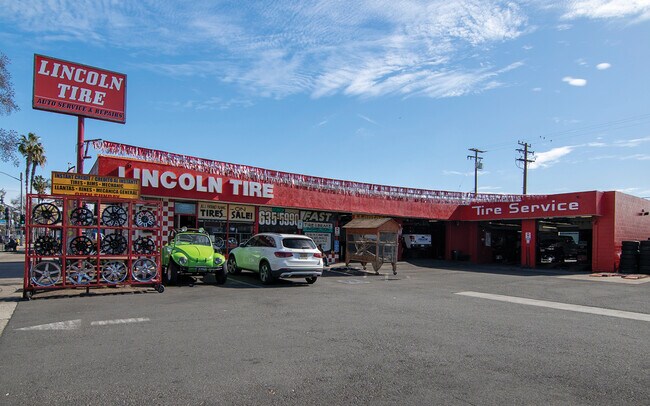 More details for 808 W Lincoln Ave, Anaheim, CA - Retail for Sale