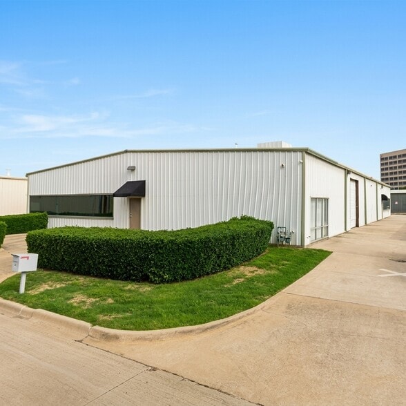4750 Ratliff Ln, Addison, TX for lease - Building Photo - Image 3 of 3