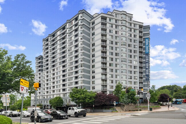 Plus de détails pour 1400 E West Hwy, Silver Spring, MD - Commerce de détail à louer