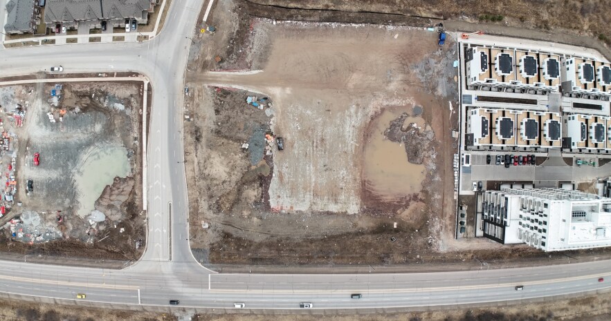 23-24 Block, Oakville, ON à vendre - Photo principale - Image 1 de 5