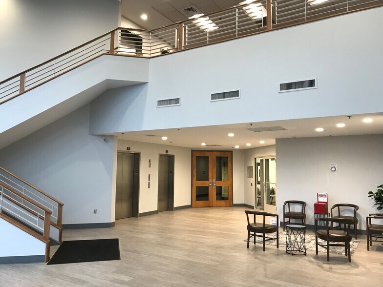 236 Brodhead Rd, Bethlehem, PA à louer - Photo du bâtiment - Image 2 de 19