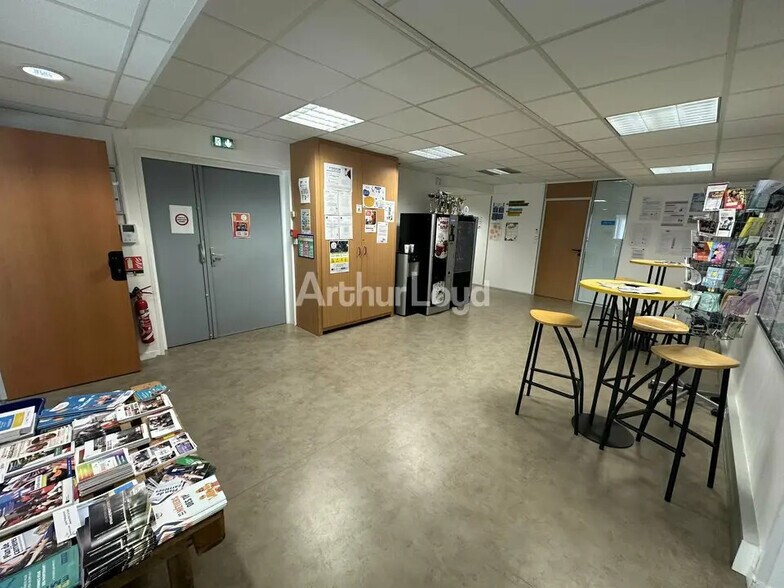 Office in Reims for lease - Interior Photo - Image 1 of 8