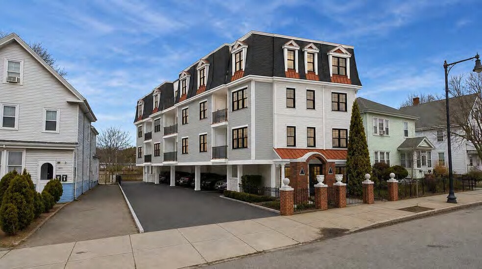 1015 Hyde Park Ave, Hyde Park, MA for sale - Building Photo - Image 3 of 9