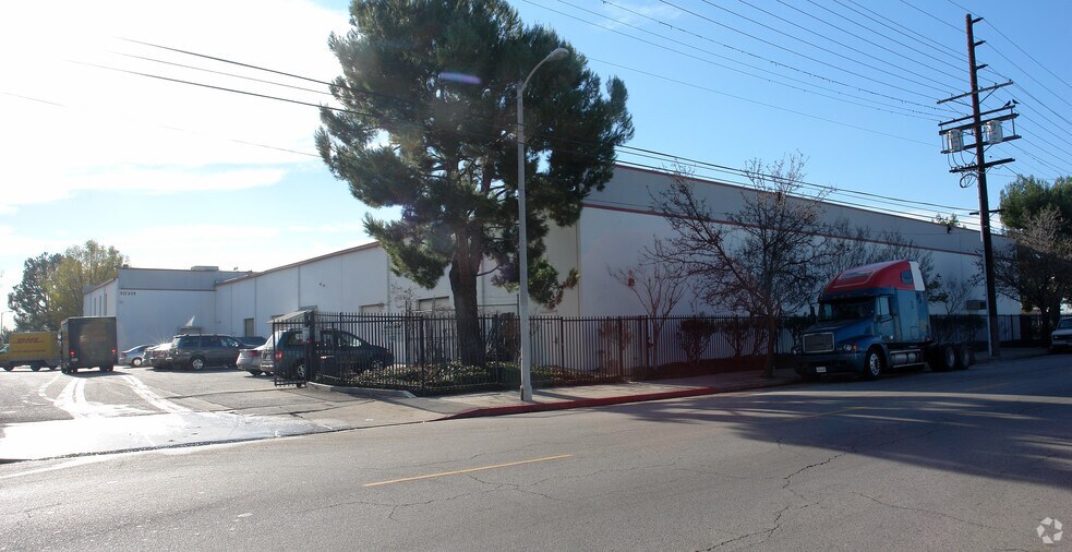 10941 La Tuna Cyn, Sun Valley, CA à vendre - Photo du bâtiment - Image 3 de 28