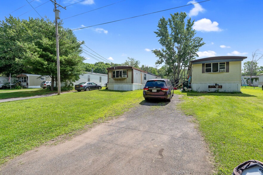 54 Island Rd, Phoenix, NY à vendre - Photo principale - Image 1 de 15