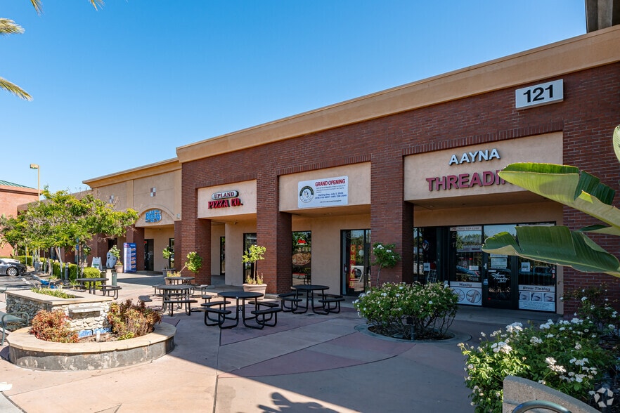 121 W Foothill Blvd, Upland, CA for lease - Primary Photo - Image 1 of 4