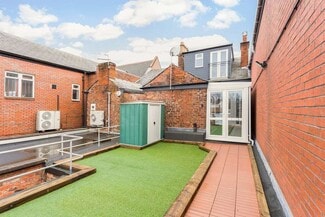 Plus de détails pour 66 Grove St, Wilmslow - Commerce de détail à vendre