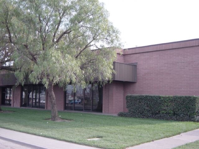 450 Lakeville St, Petaluma, CA à louer - Photo du bâtiment - Image 2 de 12