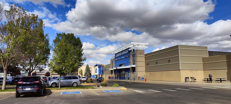 3201 13th Ave SE, Medicine Hat, AB for lease - Building Photo - Image 3 of 9