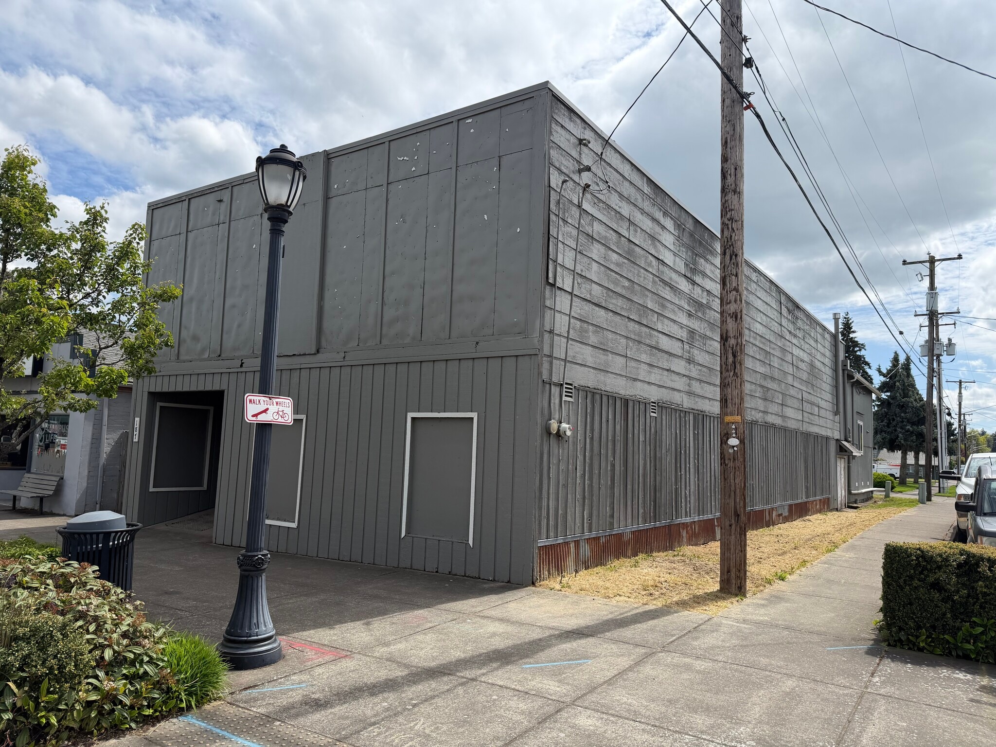 187 W Oregon Ave, Creswell, OR for sale Primary Photo- Image 1 of 14