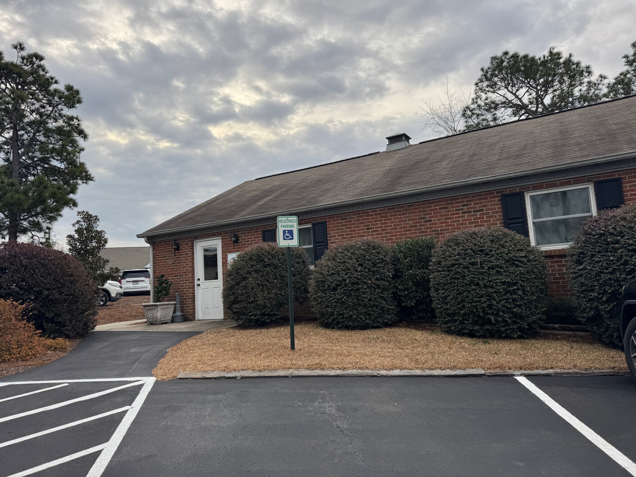110 Turner St, Southern Pines, NC for lease Interior Photo- Image 1 of 13