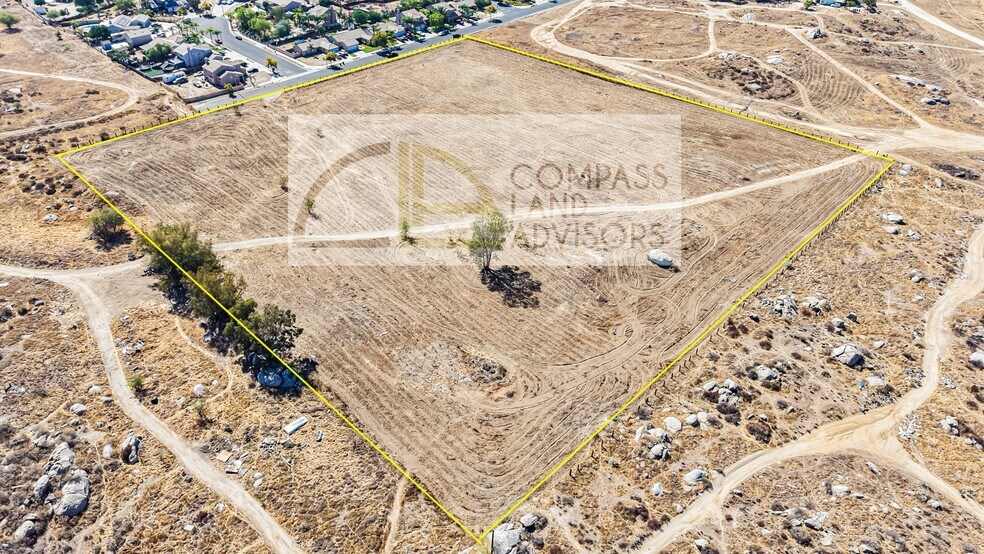 950 David Jones rd, Perris, CA à vendre - Photo du bâtiment - Image 3 de 5