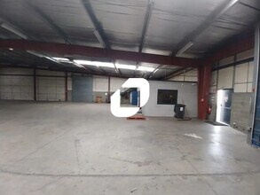 Local d'activités dans Saint-Quentin-Fallavier à vendre Photo intérieure- Image 2 de 8