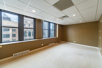 8 S Michigan Ave, Chicago, IL à louer Photo intérieure- Image 2 de 6