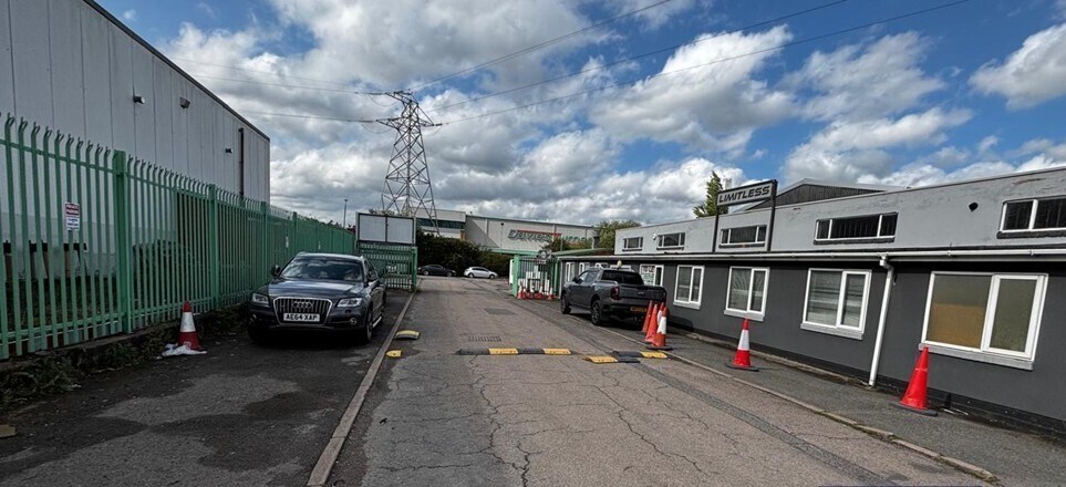 Gorsey Ln, Birmingham à louer - Photo du bâtiment - Image 2 de 9