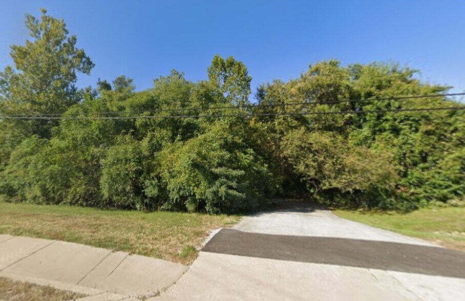 2911 N Center St, Maryville, IL à vendre - Photo du bâtiment - Image 2 de 9