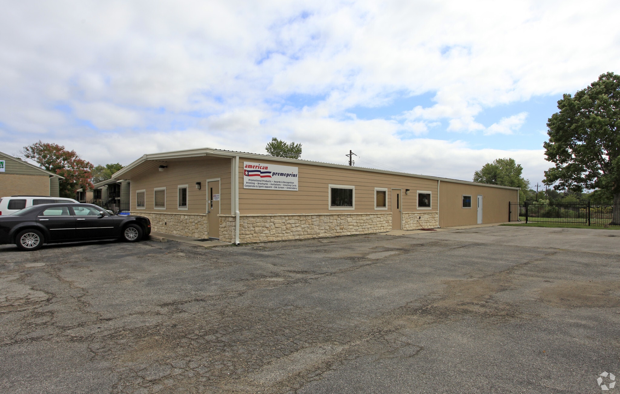 1128 Westwood Dr, Rosenberg, TX for lease Primary Photo- Image 1 of 15