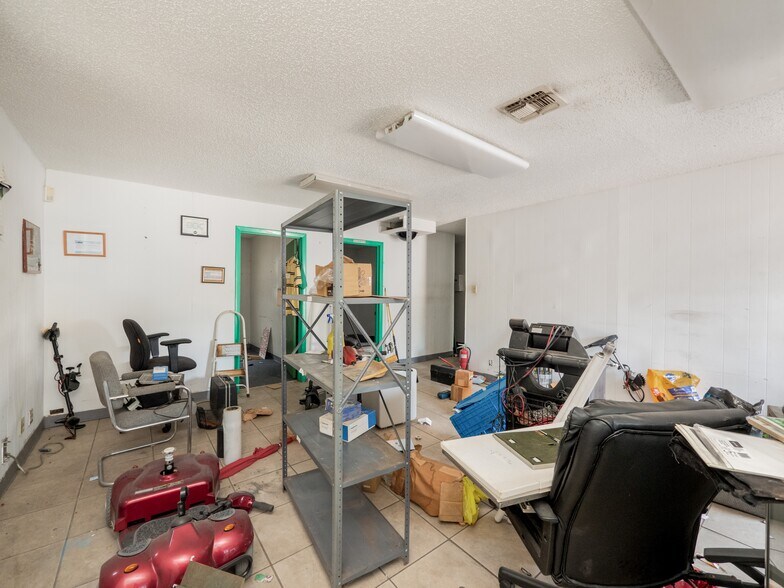 8212 Georgian Dr, Austin, TX à vendre - Photo du bâtiment - Image 3 de 30