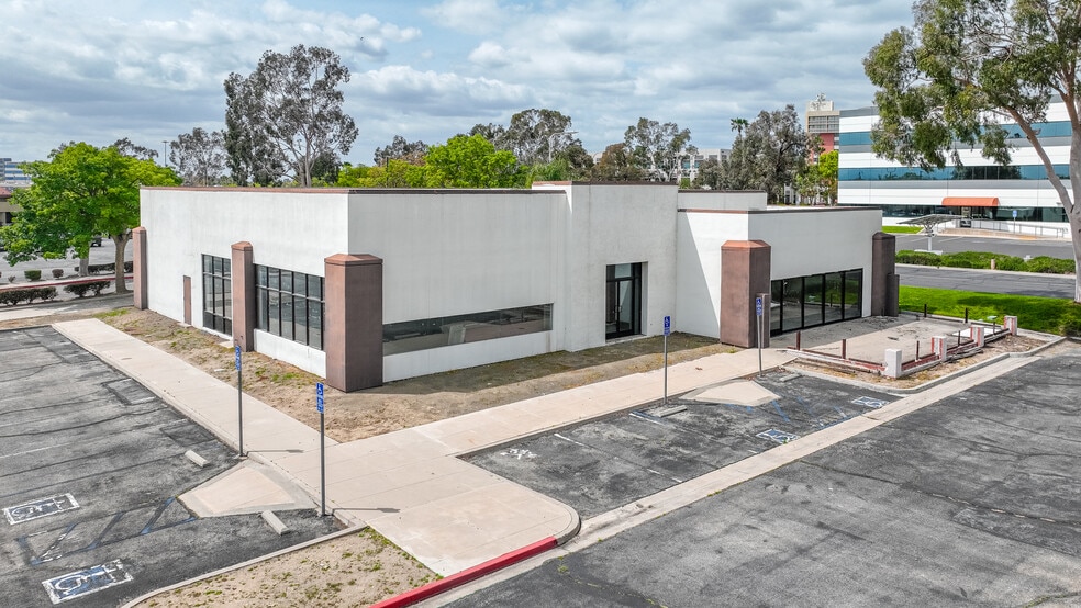 3700 Inland Empire Blvd, Ontario, CA for lease - Building Photo - Image 2 of 4