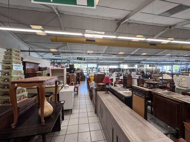 Retail in Grigny for sale - Interior Photo - Image 3 of 7