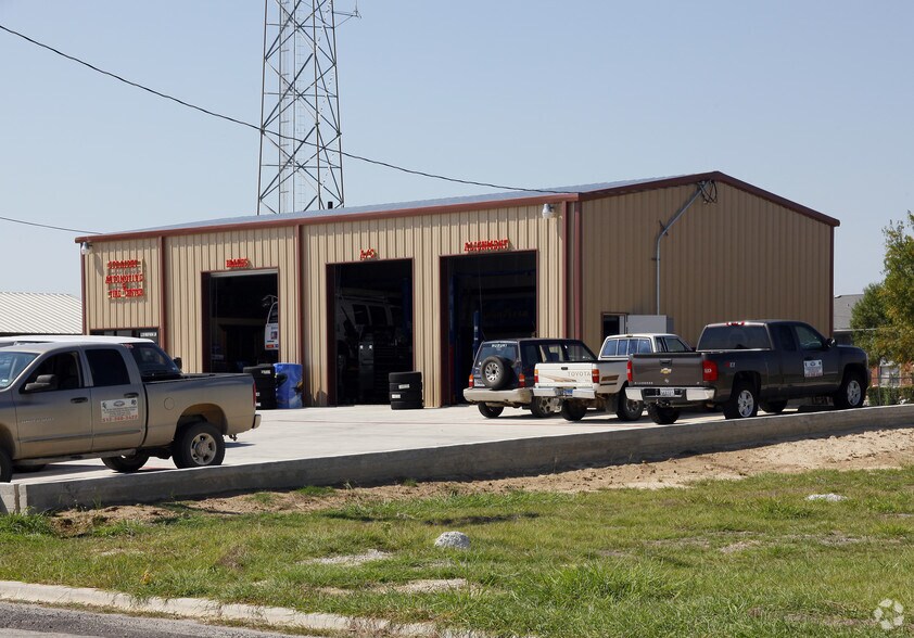 119 Bufkin Ln, Lockhart, TX for sale - Building Photo - Image 2 of 16