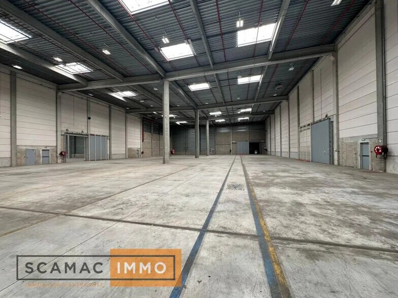 Industrial in Combs-la-Ville for lease - Building Photo - Image 3 of 22