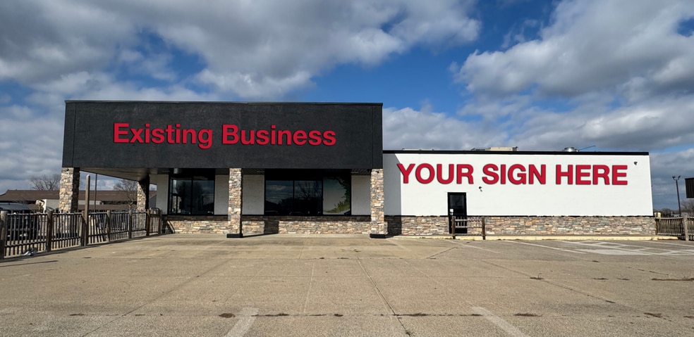 130 New Towne Square Dr, Toledo, OH for lease - Building Photo - Image 2 of 14