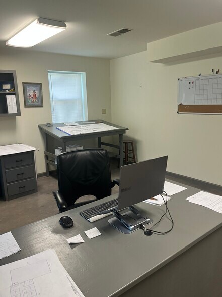 740 Volare Dr, Birmingham, AL à louer - Photo du bâtiment - Image 2 de 8