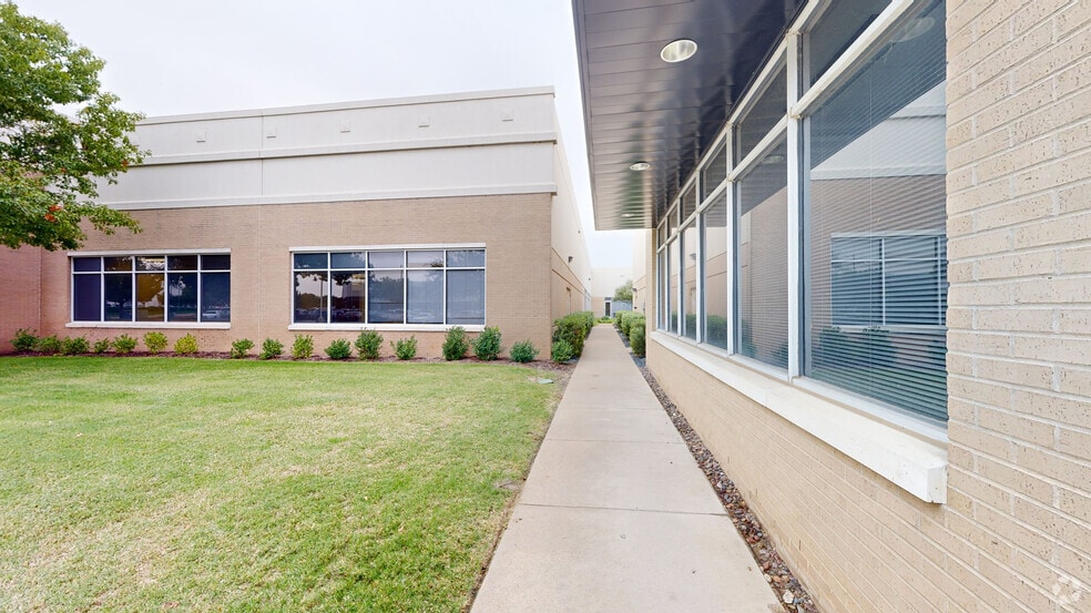 1825 Lakeway Dr, Lewisville, TX for lease - Matterport 3D Scan - Image 2 of 23