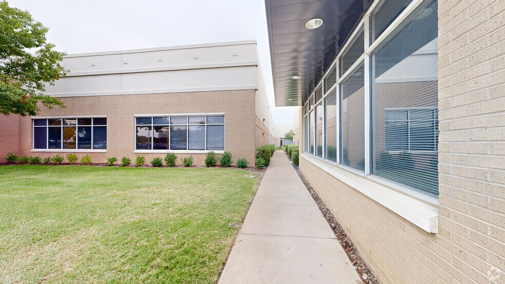 1825 Lakeway Dr, Lewisville, TX à louer - Numérisation 3D de Matterport - Image 2 de 23