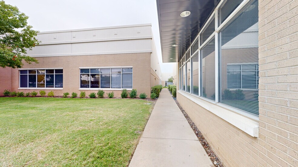 1825 Lakeway Dr, Lewisville, TX à louer - Numérisation 3D de Matterport - Image 2 de 23