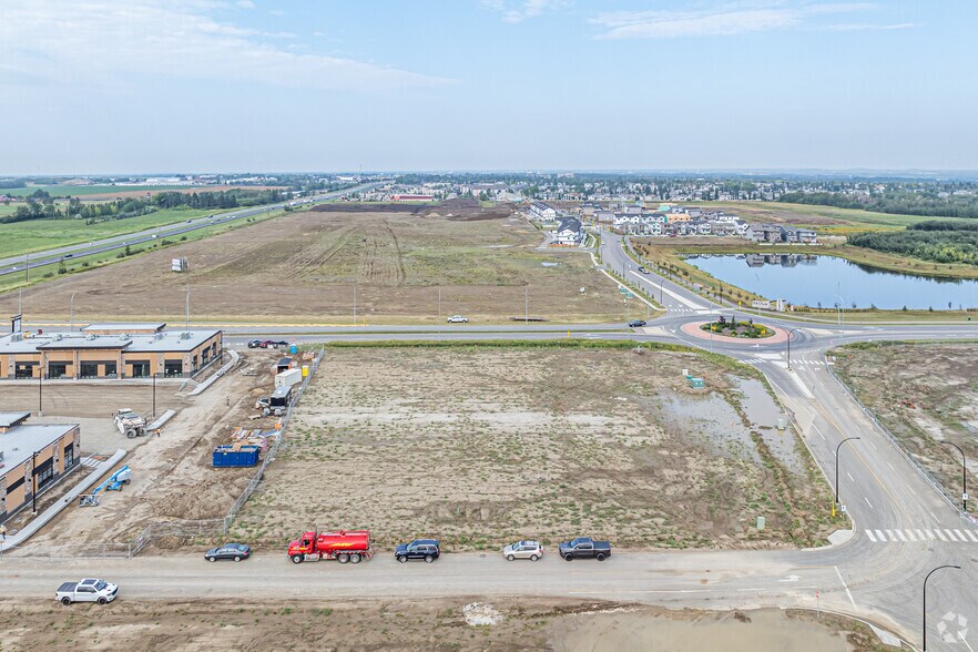 5 Ballpark Way, Spruce Grove, AB à louer - Photo du bâtiment - Image 2 de 3