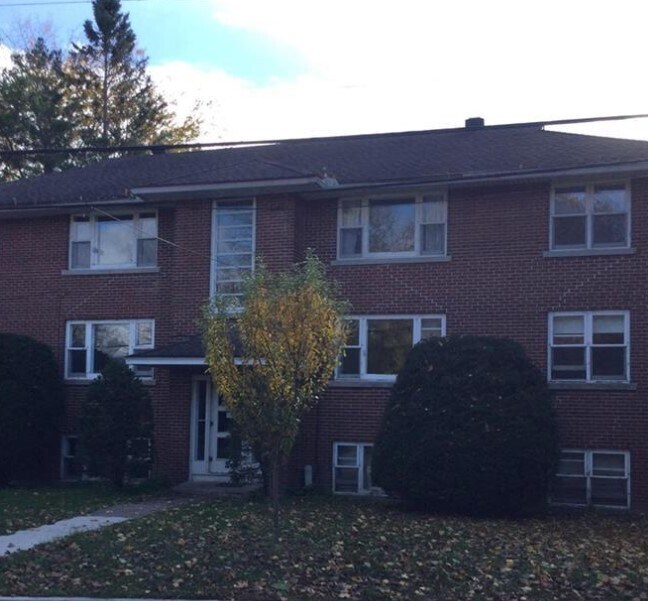 220 Iona St, Ottawa, ON for sale Primary Photo- Image 1 of 1