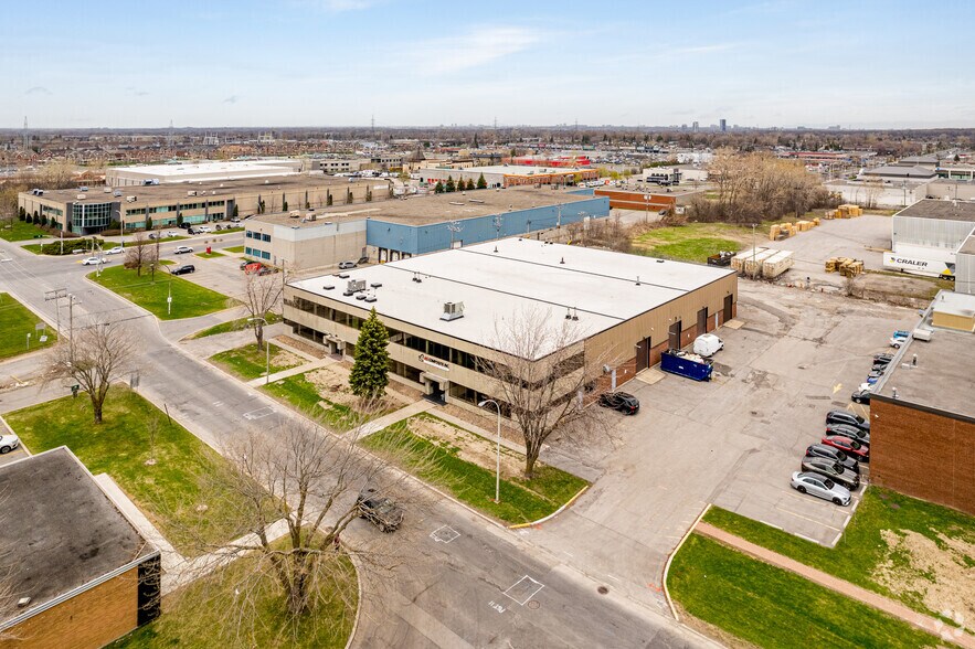 835 Av Bancroft, Pointe-claire, QC à louer - Aérien - Image 2 de 4