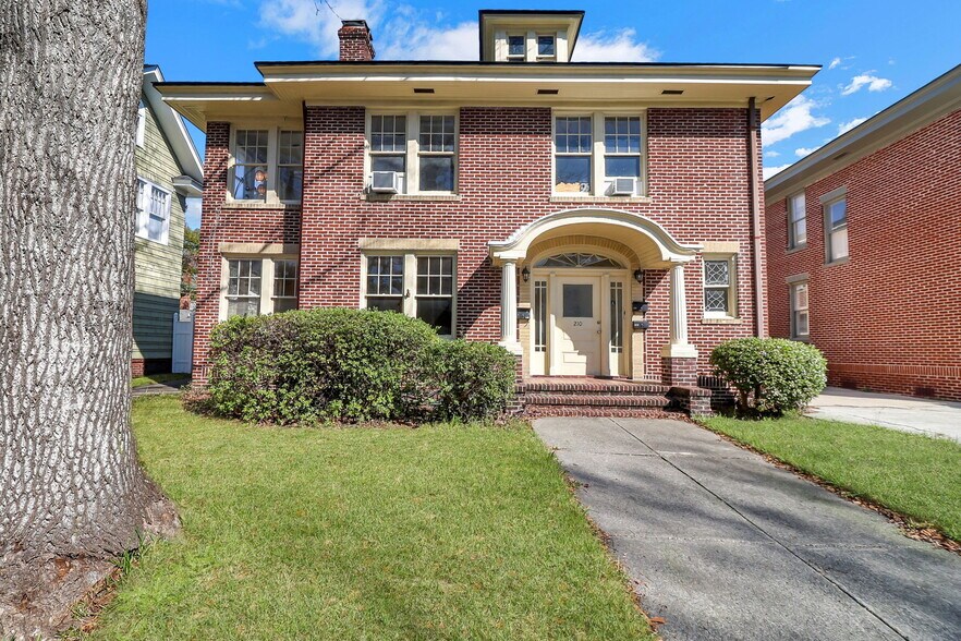 210 E 48th St, Savannah, GA à vendre - Photo principale - Image 1 de 40