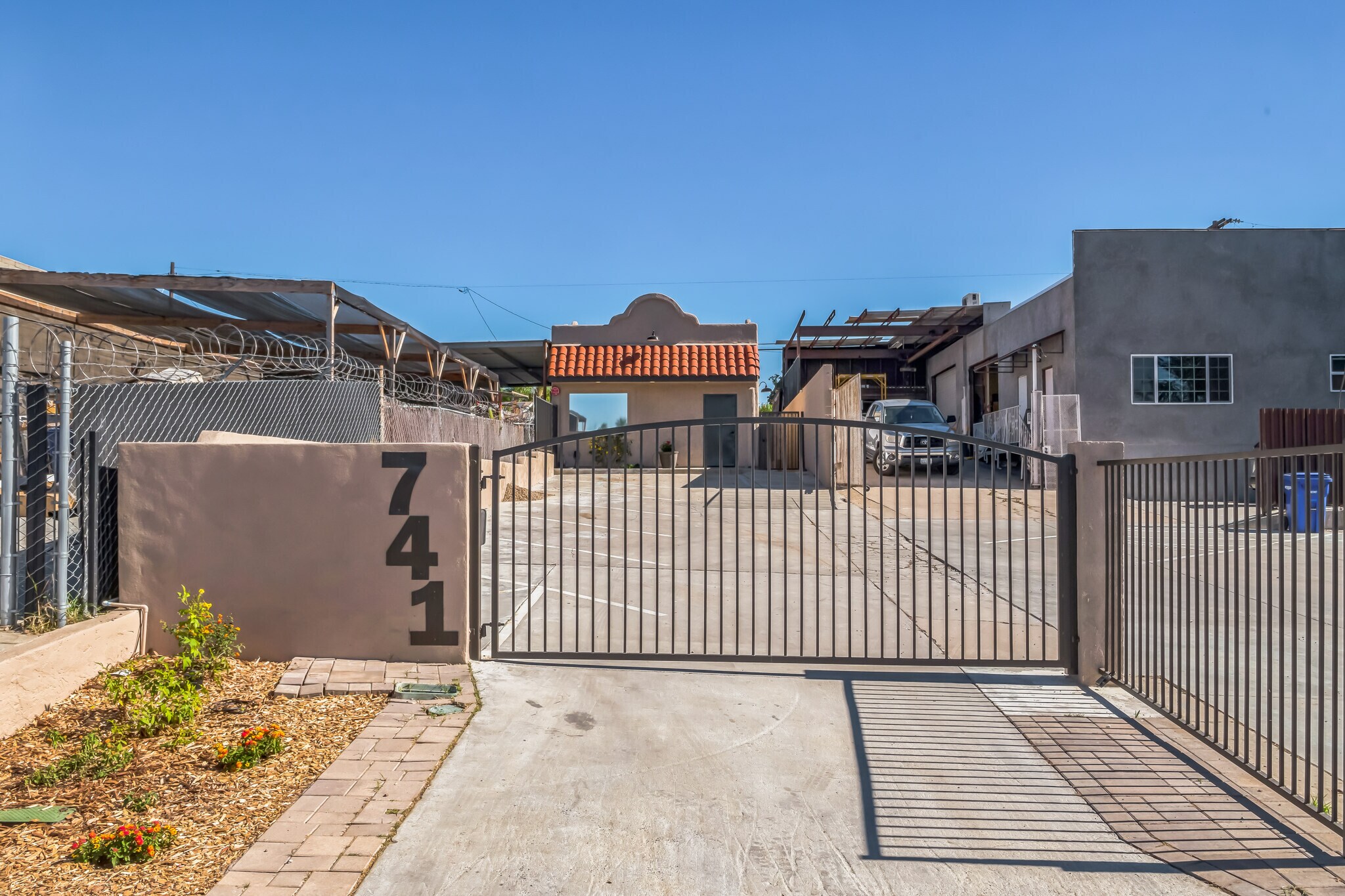 741 Grand Ave, Spring Valley, CA à vendre Photo du bâtiment- Image 1 de 1