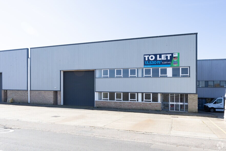 193-211 Vale Rd, Tonbridge à louer - Photo du bâtiment - Image 2 de 4