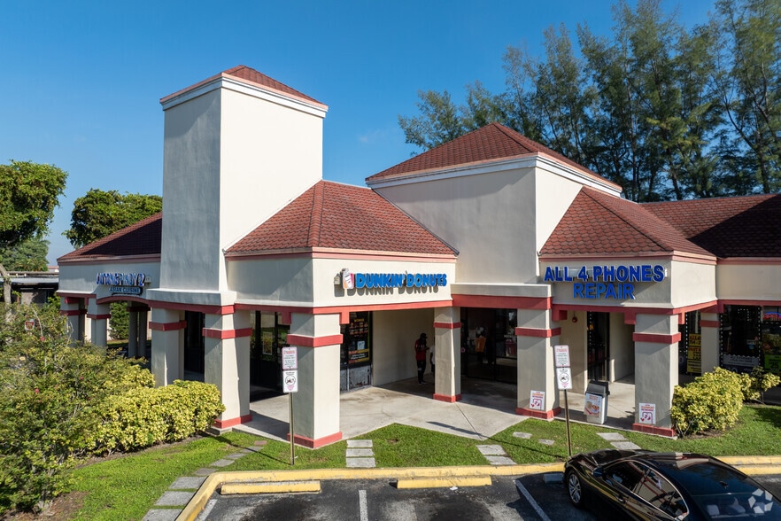 8901-9131 Pembroke Rd, Hollywood, FL for lease - Building Photo - Image 2 of 5