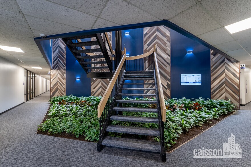 6220 WESTPARK Dr, Houston, TX à louer - Photo du bâtiment - Image 3 de 30