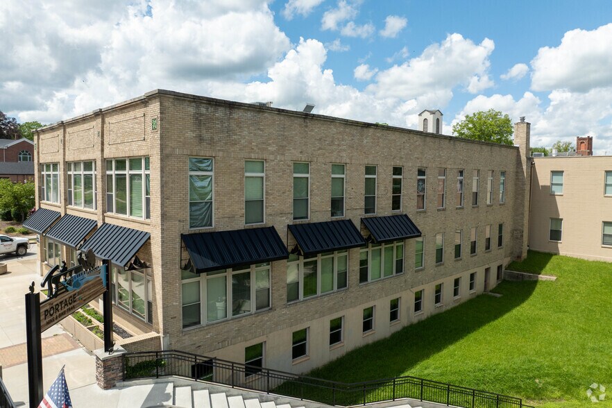 265 W Main St, Kent, OH à louer - Photo du bâtiment - Image 3 de 36