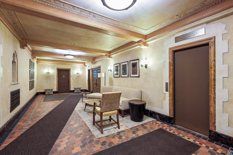 9 Prospect Park W, Brooklyn, NY for sale - Building Photo - Image 3 of 5