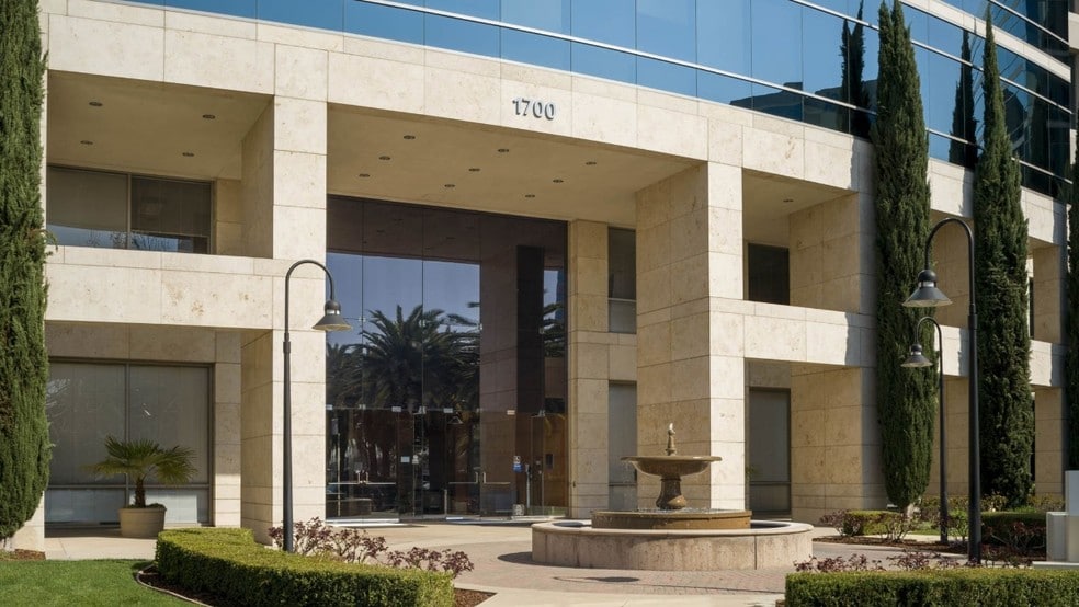 1700 Technology Dr, San Jose, CA for lease - Building Photo - Image 3 of 10