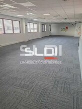 Chemin Des Peupliers, Dardilly for lease Interior Photo- Image 2 of 14