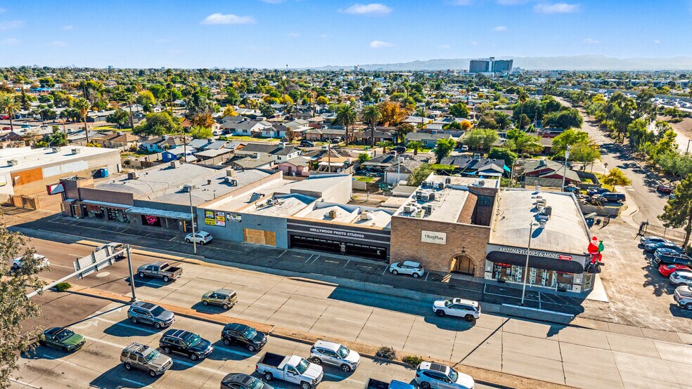 1809 E Indian School Rd, Phoenix, AZ à louer - Photo du bâtiment - Image 2 de 21