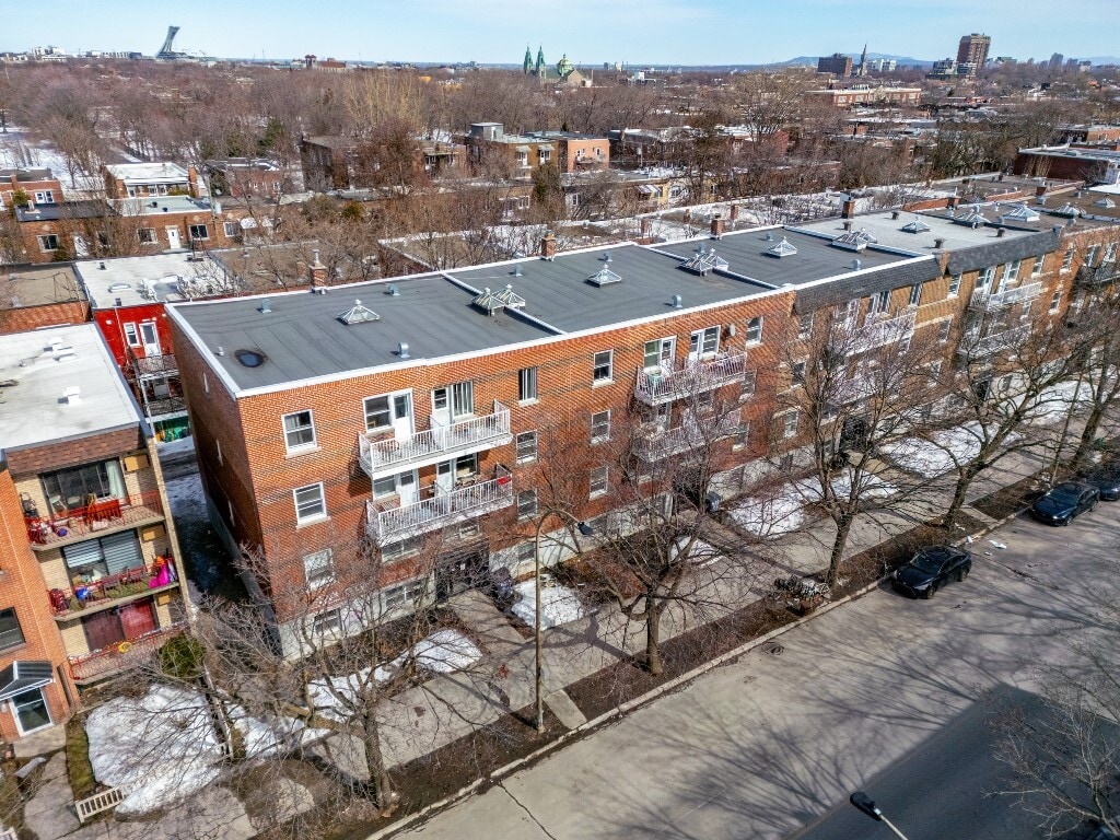 5205 5225 Rue, Longueuil, QC for sale Primary Photo- Image 1 of 16