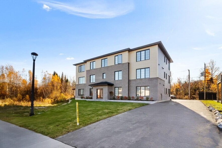 13575 Rue Du Médoc, Mirabel, QC à vendre - Photo du bâtiment - Image 2 de 57