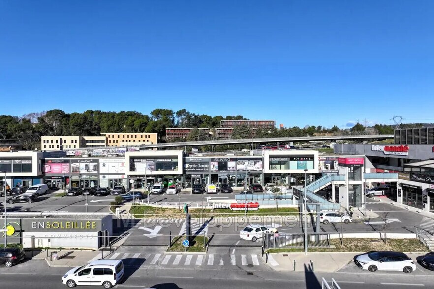 Commerce de détail dans Aix-en-Provence à louer - Photo du bâtiment - Image 3 de 6